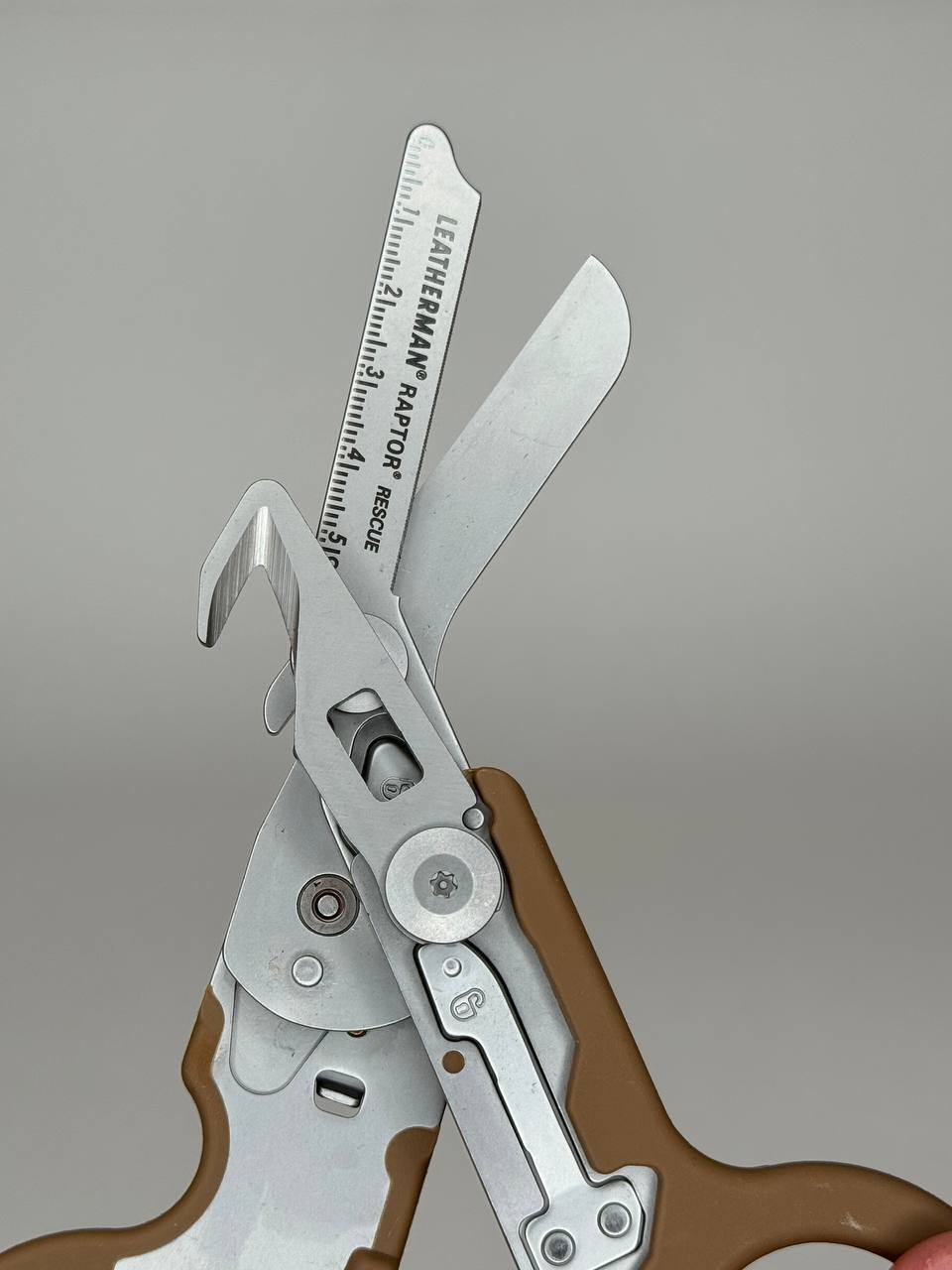 Ножницы LEATHERMAN Raptor Rescue Black 6 инстр., 4,8/12,7 см, ножны, box купить