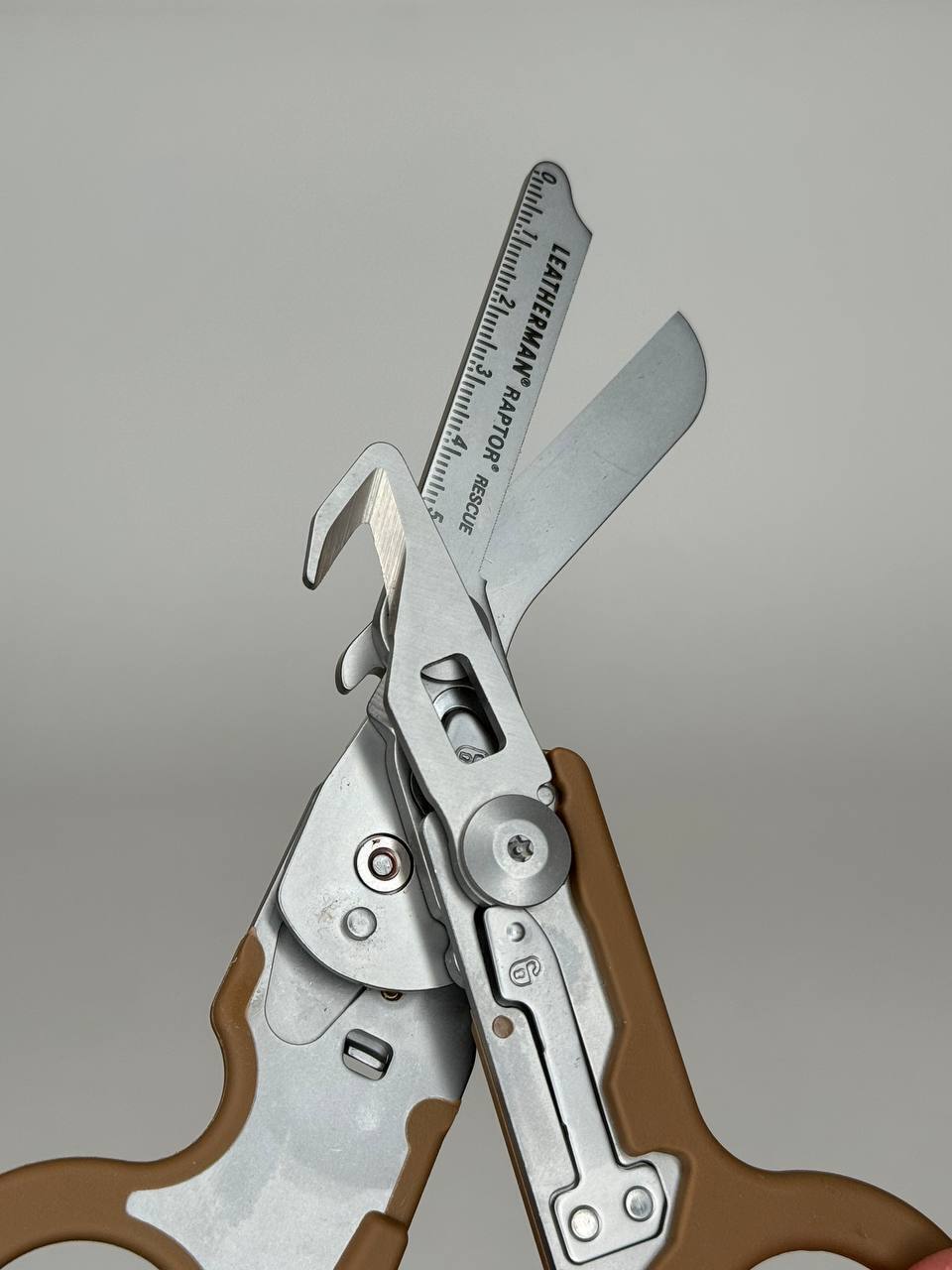 Ножницы LEATHERMAN Raptor Rescue Black 6 инстр., 4,8/12,7 см, ножны, box купить
