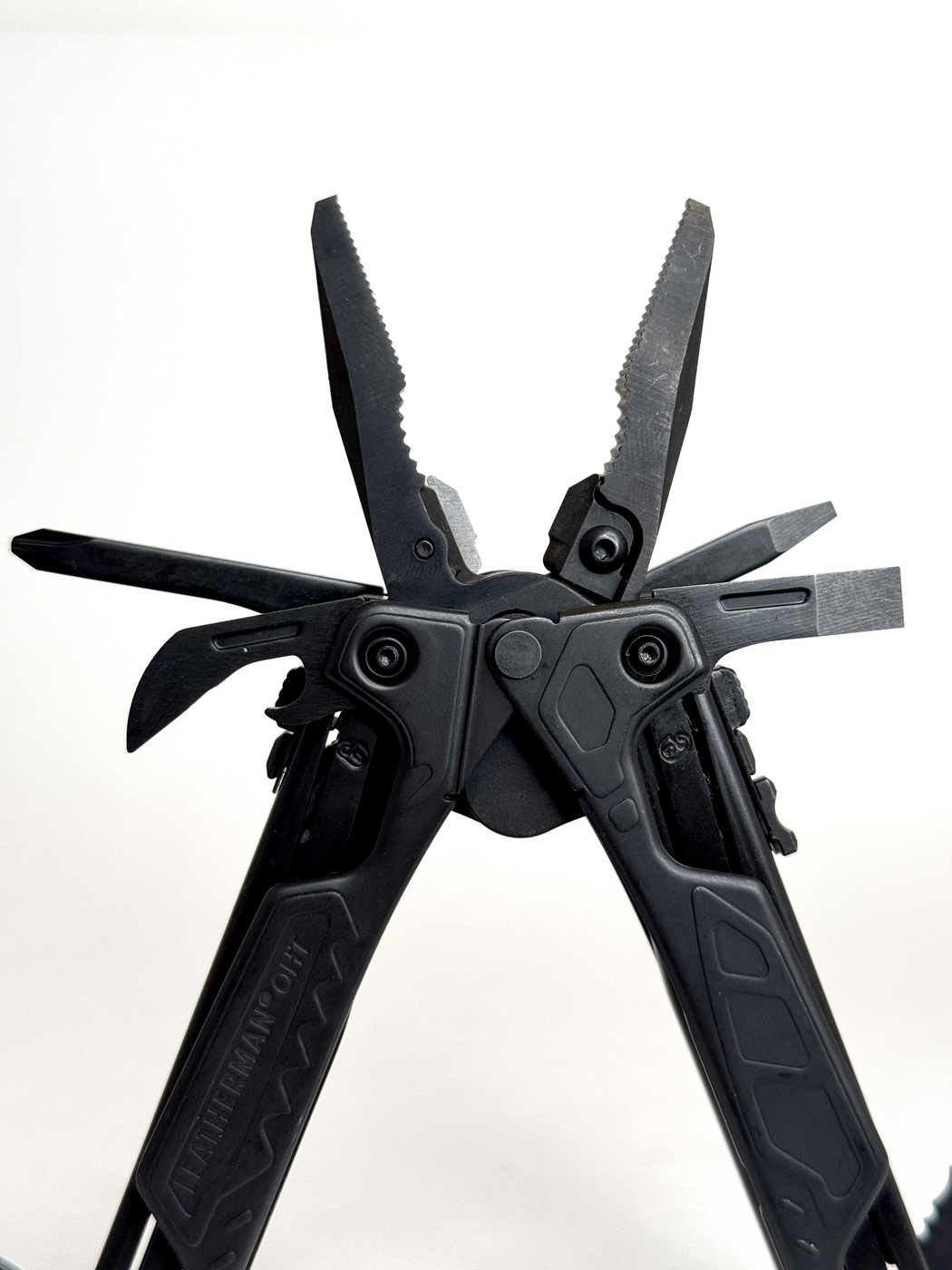 Мультитул LEATHERMAN OHT Black 16 инстр., 6/11,5 см, чехол Molle купить