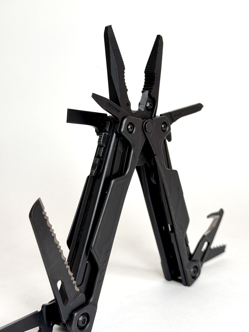 Мультитул LEATHERMAN OHT Black 16 инстр., 6/11,5 см, чехол Molle купить