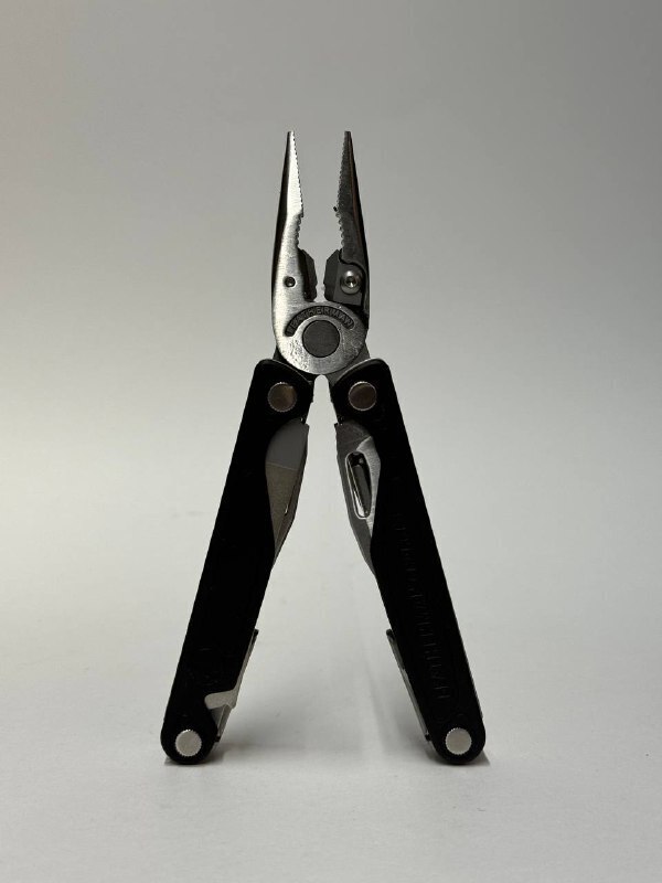 Мультитул Leatherman Charge Plus Black+Stainless 19 инстр., 7,4/10см, чехол нейлон, комп. бит купить
